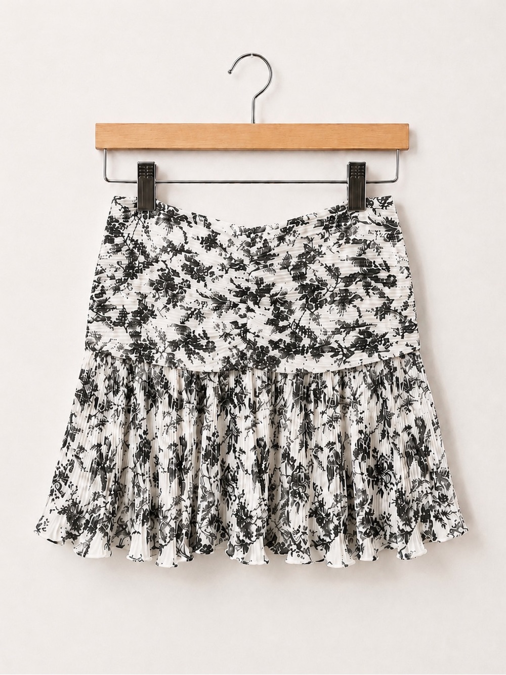 Express Charcoal Black And White Floral Pleated Ruched A-Line Flowy Mini Skirt - Picture 2 of 5